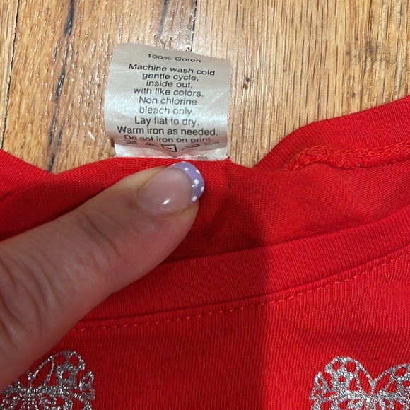 J CREW Red 3/4 Sleeve T-shirt with Silver Glitter Hearts - Picture 4 of 6
